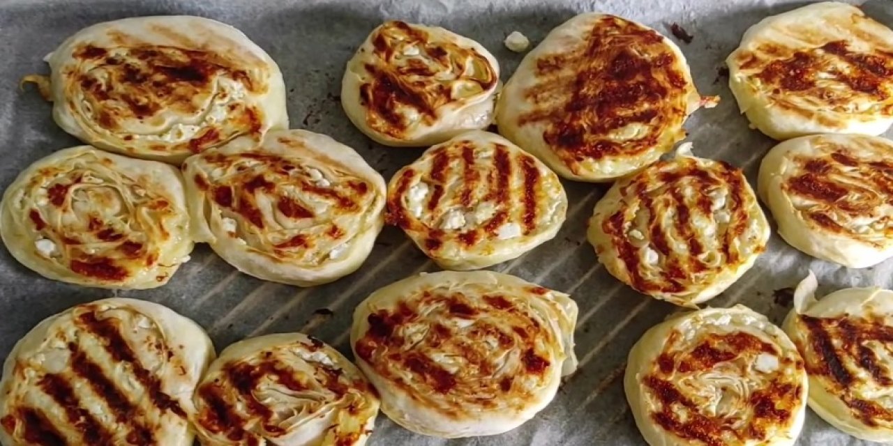 Tost Makinesinde Hızlı ve Pratik Çıtır Çıtır Börek Tarifi