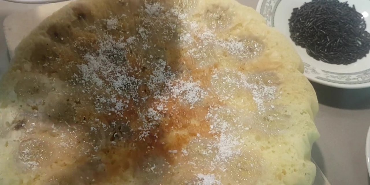 Sadece 2 Muzla Tavada Lezzetli Bir Kek Yapabilirsiniz! İşte Pratik Kek Tarifi