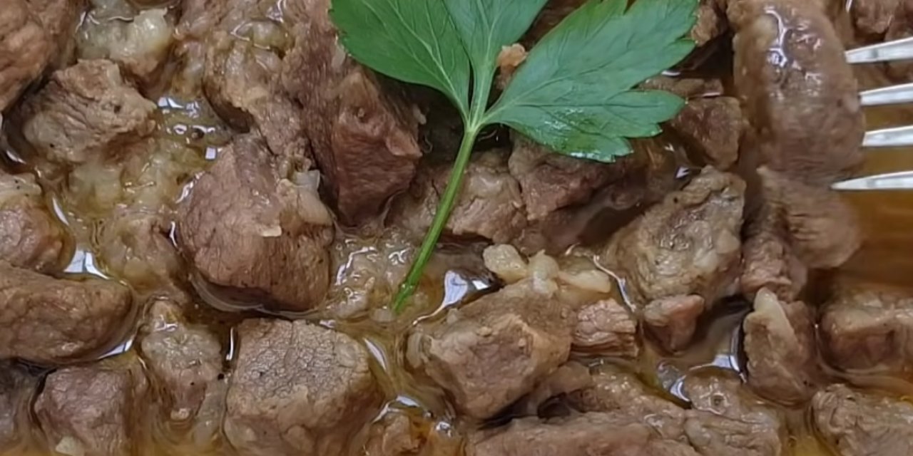 Kırmızı Et Pişirirken Daha Lezzetli ve Lokum gibi olmasını Sağlayan Altın Tüyolar