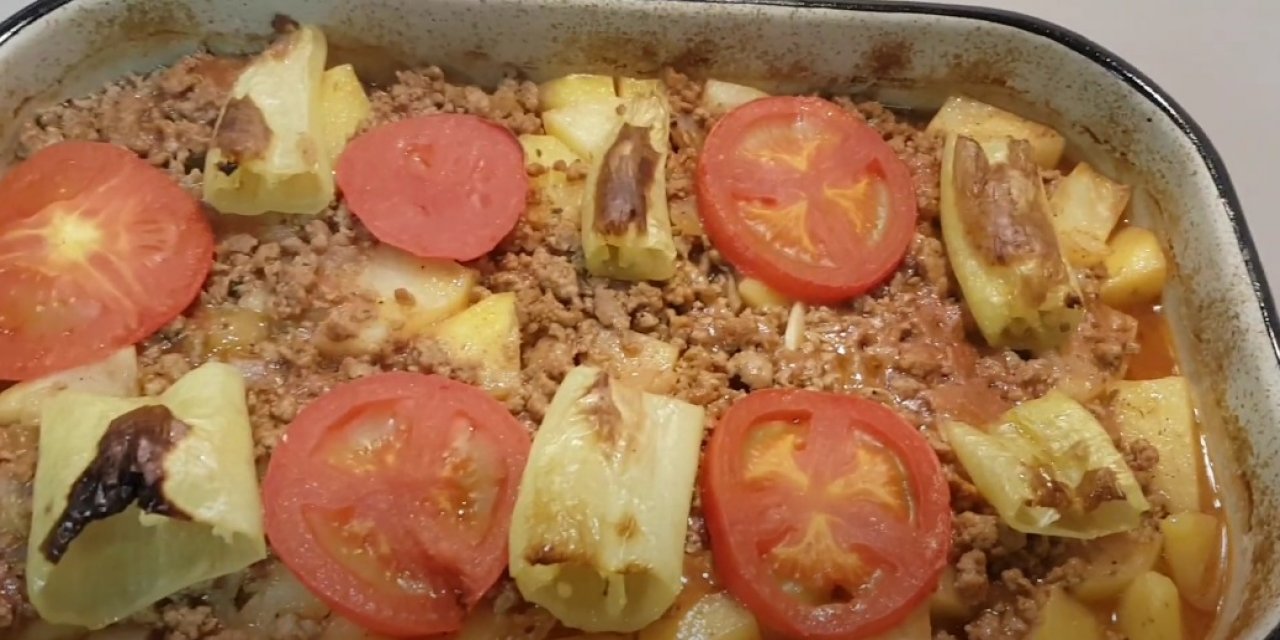 Evde Biraz Kıyma ve Patates Varsa Akşam Yemeği İçin Lokum Gibi Kıymalı Patates Tarifi