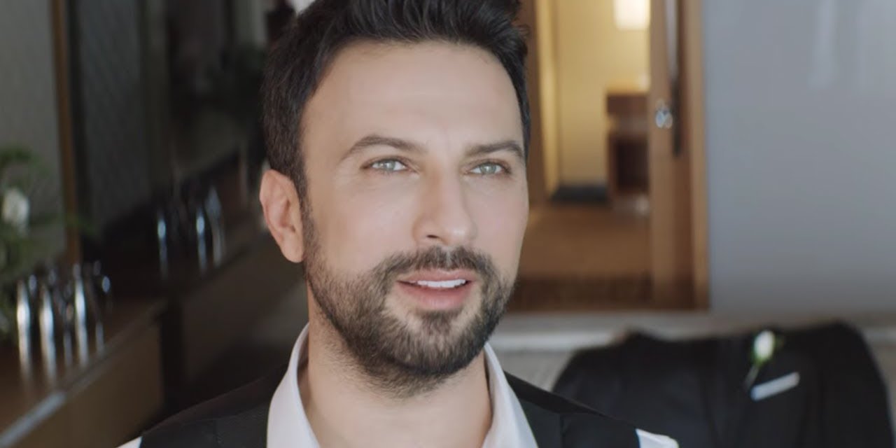 Tarkan pijamalı halini paylaştı sevenlerinden beğeni yağdı