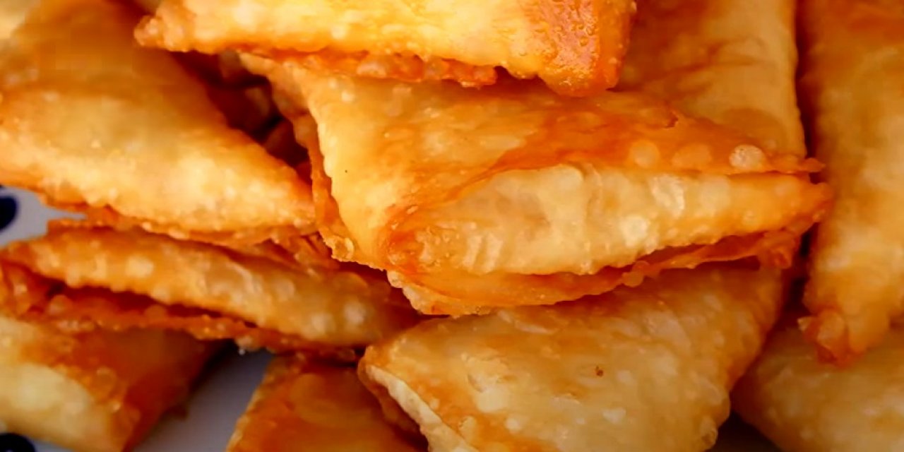 Hamur İşi Severlerin Vazgeçilmezi Olacak Bulgurlu Muska Böreği Nasıl Yapılır? Bulgurlu Börek Tarifi