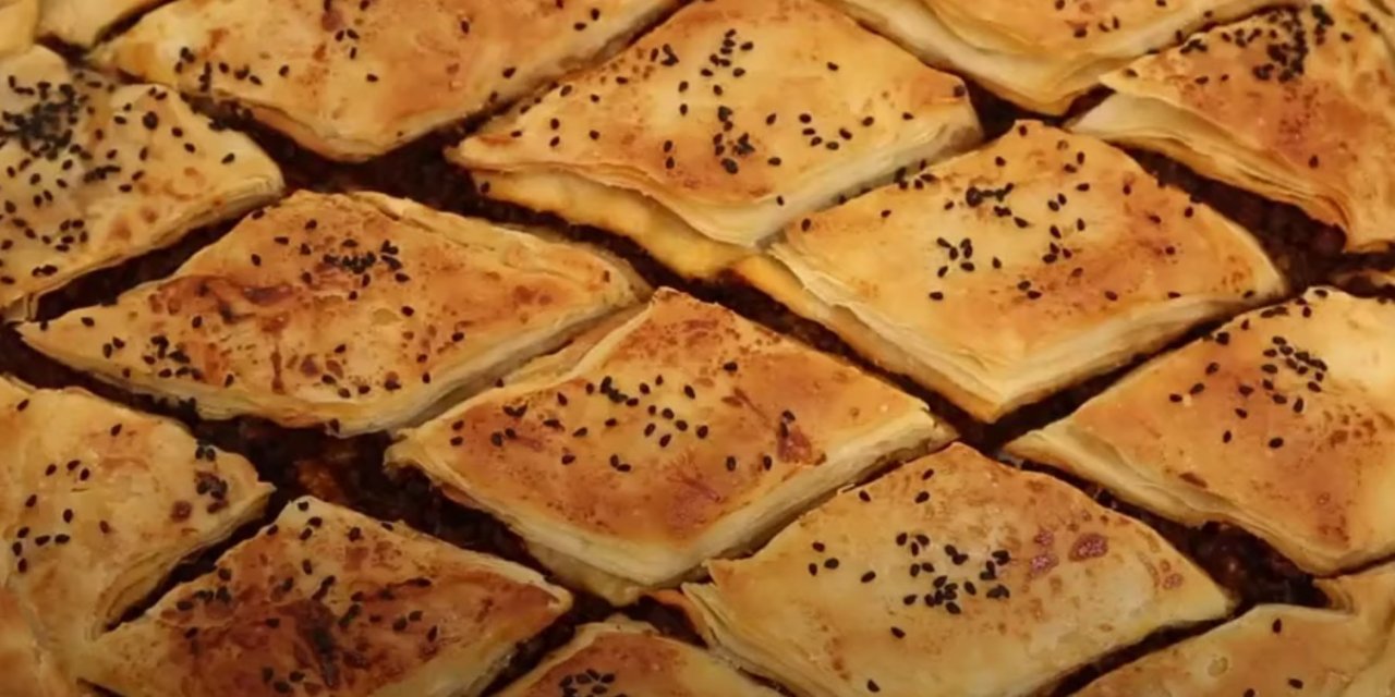 Sofraların Vazgeçilmezi Göz Göz Kabaran İçi Lezzetli İçli Köfte Böreği Tarifi