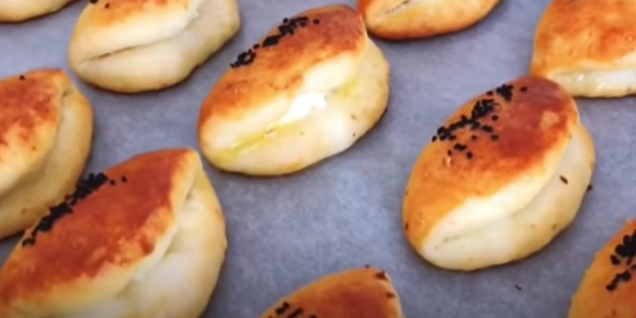 Bugüne kadarki yaptıklarınızdan çok daha kolay Mayasız Poğaça Tarifi