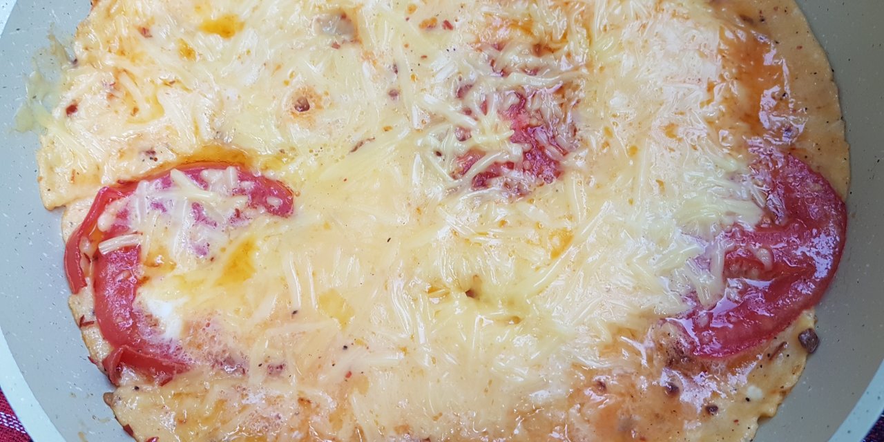 Dünyanın En farklı Menemen Tarifi Domates Kaşar Peynir ve Yumurtayla Nefis Bir Lezzet