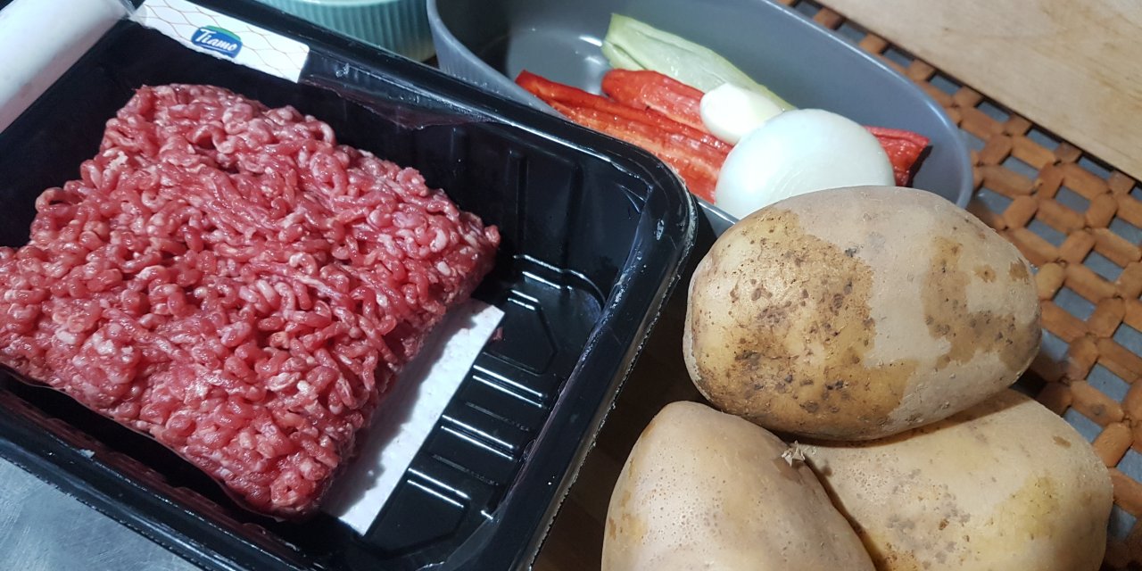 Patates ve Kıymayla Yapılan En Kolay Akşam Yemeği Tarifi Üstelik Lokum Gibi Pişiyor
